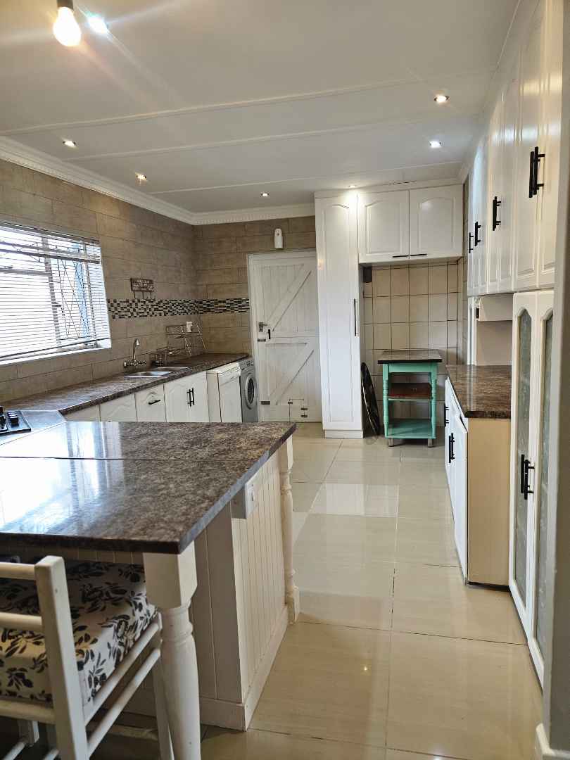 4 Bedroom Property for Sale in Greenshields Park Eastern Cape